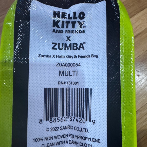 NEW HELLO KITTY X ZUMBA NOVELTY BAG - Picture 2 of 6